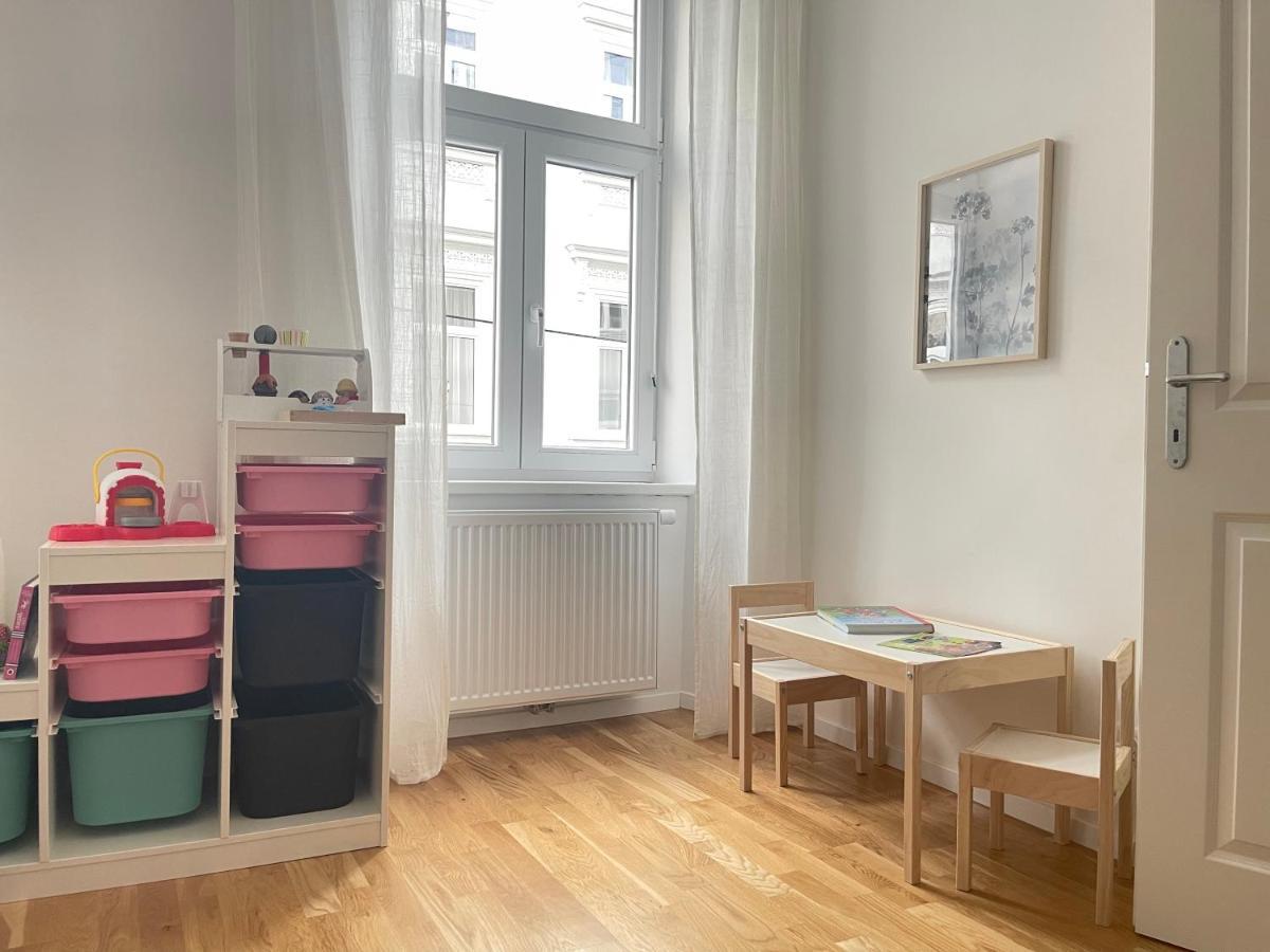 Big Apartment Vienna Esterno foto